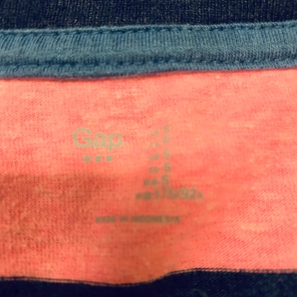 Gap Mens V Neck Cotton T-Shirt - Picture 3 of 3